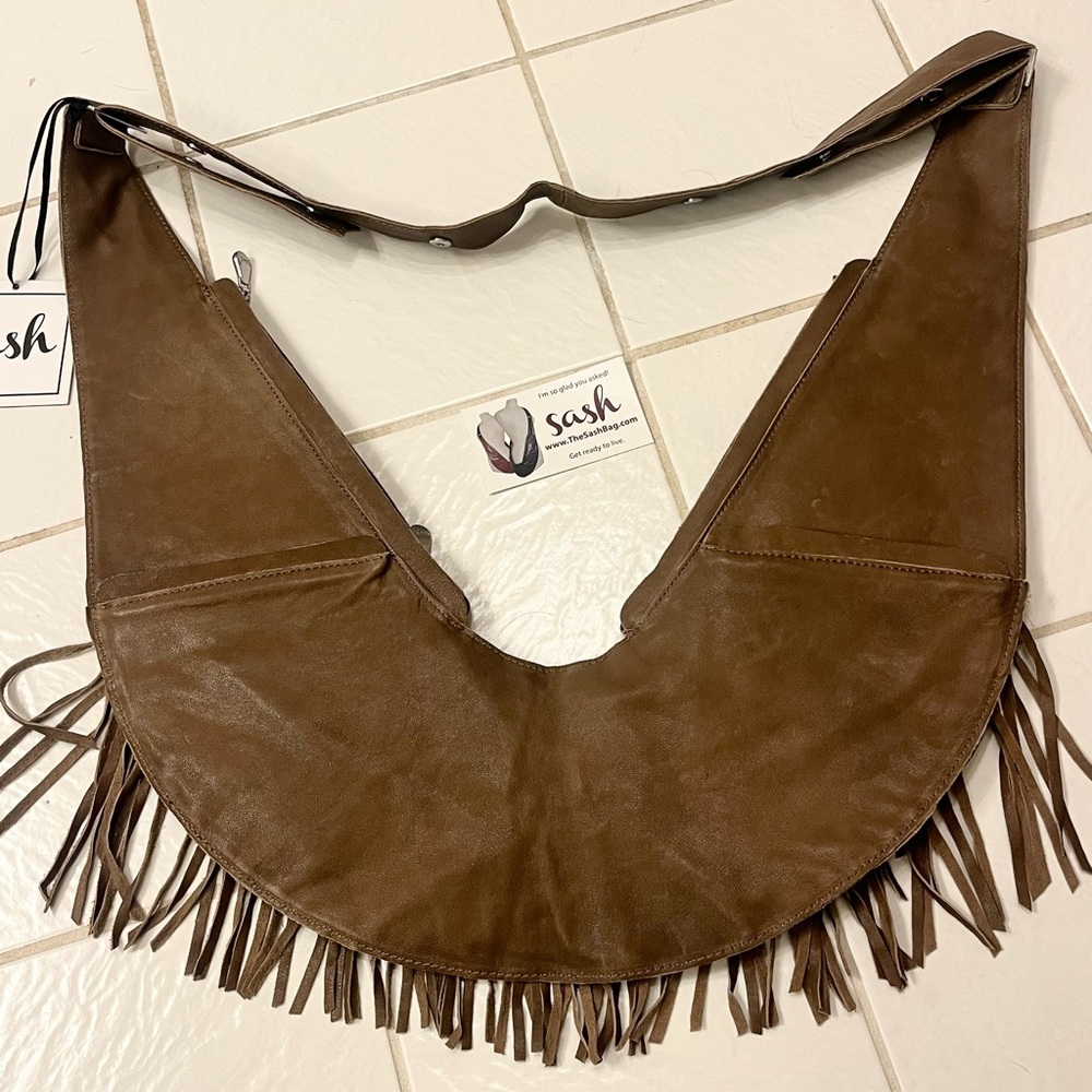The Sash Bag Standard Size Women's Fringe Leather Sash Crossbody RFID Shiitake - Picture 6 of 13